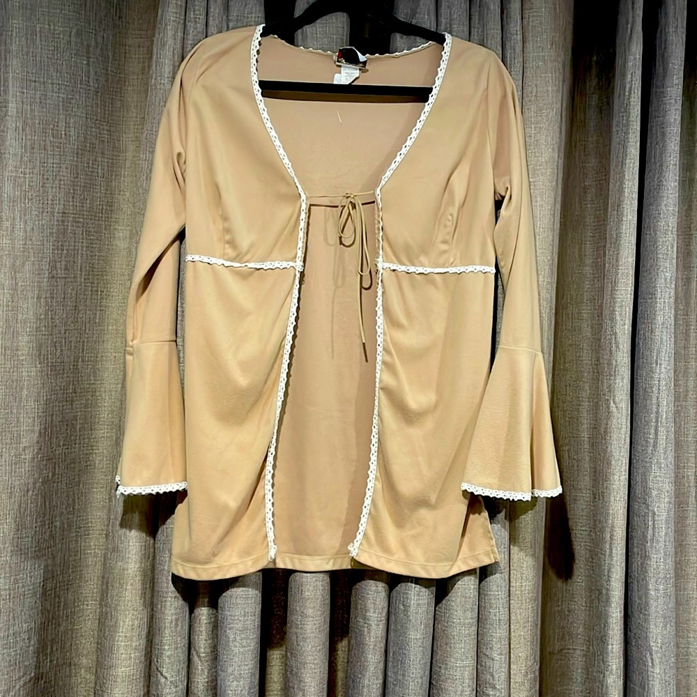 Adorable shirt size L layering belled tie front shirt
